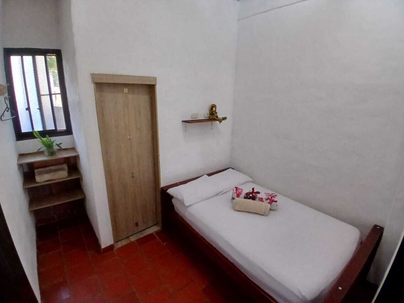 4 habitaciones, internet y ropa de cama 