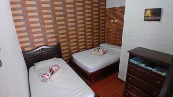 4 bedrooms, Internet, bed sheets, wheelchair access