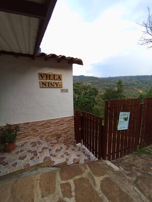Property grounds - Country cabin with mountain views (San Gil)