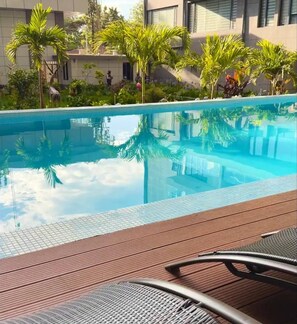 Pool - Executive 2-Bedroom Apartment Kilimani (Nairobi)