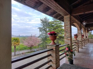 Property grounds - Villa with Pool Monferrato · BOTTO LIVING (Castelletto Merli)