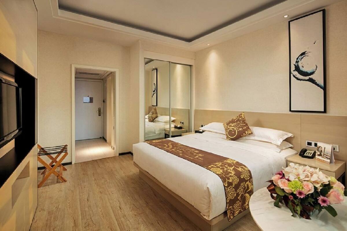 Business Double Room, City View | Desk, laptop workspace, blackout curtains, free WiFi