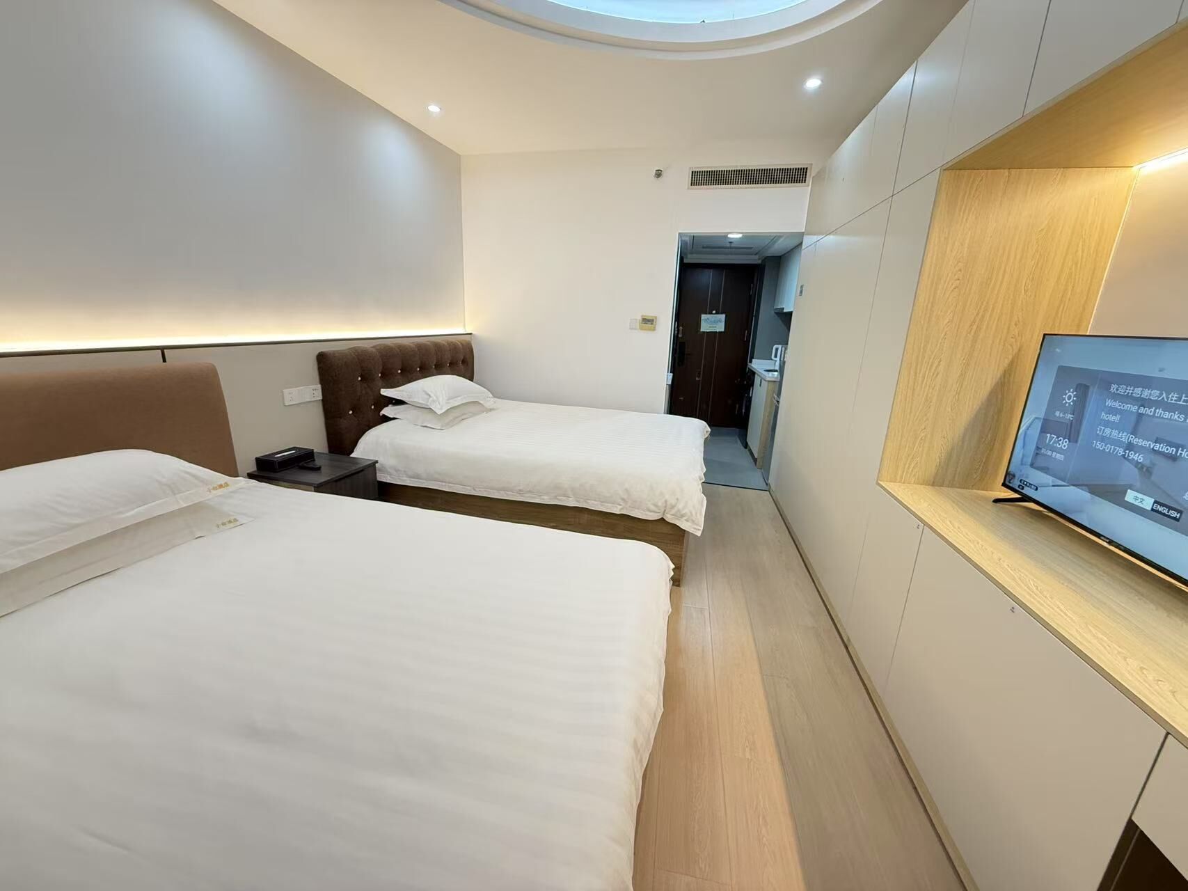 Executive Twin Room, City View | Desk, laptop workspace, blackout curtains, free WiFi