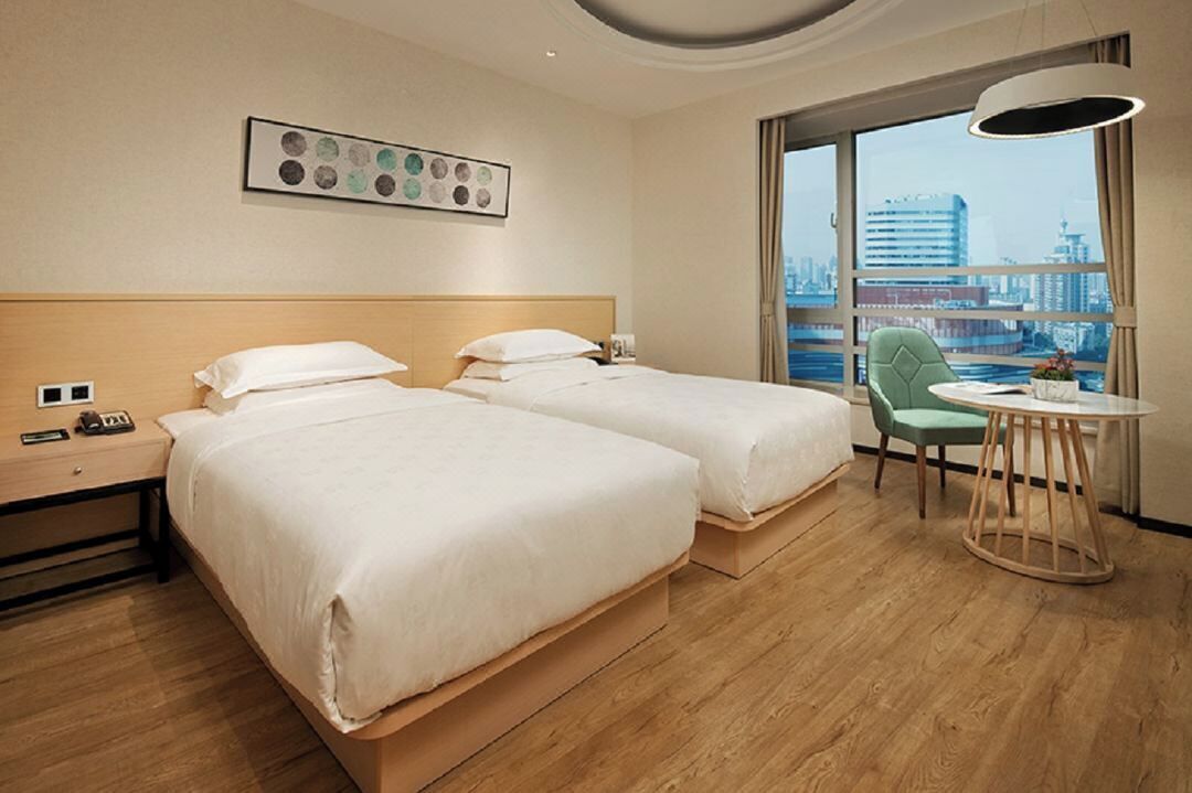 Business Twin Room, City View | Desk, laptop workspace, blackout curtains, free WiFi