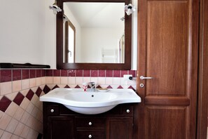 Hair dryer, towels - Apartment in cottage (Lotzorai)