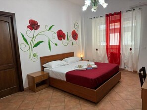 Leilighet, byutsikt | Blendingsgardiner, strykejern/-brett og wi-fi (inkludert)