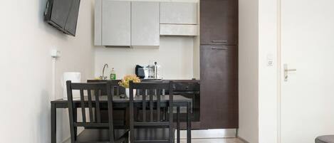 基本公寓 | 私人廚房 | 焗爐、爐具、廚房用具/餐具/器皿