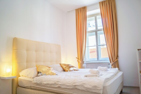 Basic Apartment | Iron/ironing board, free WiFi - Beautiful 2BR Near Rennweg Belvedere (Vienna)