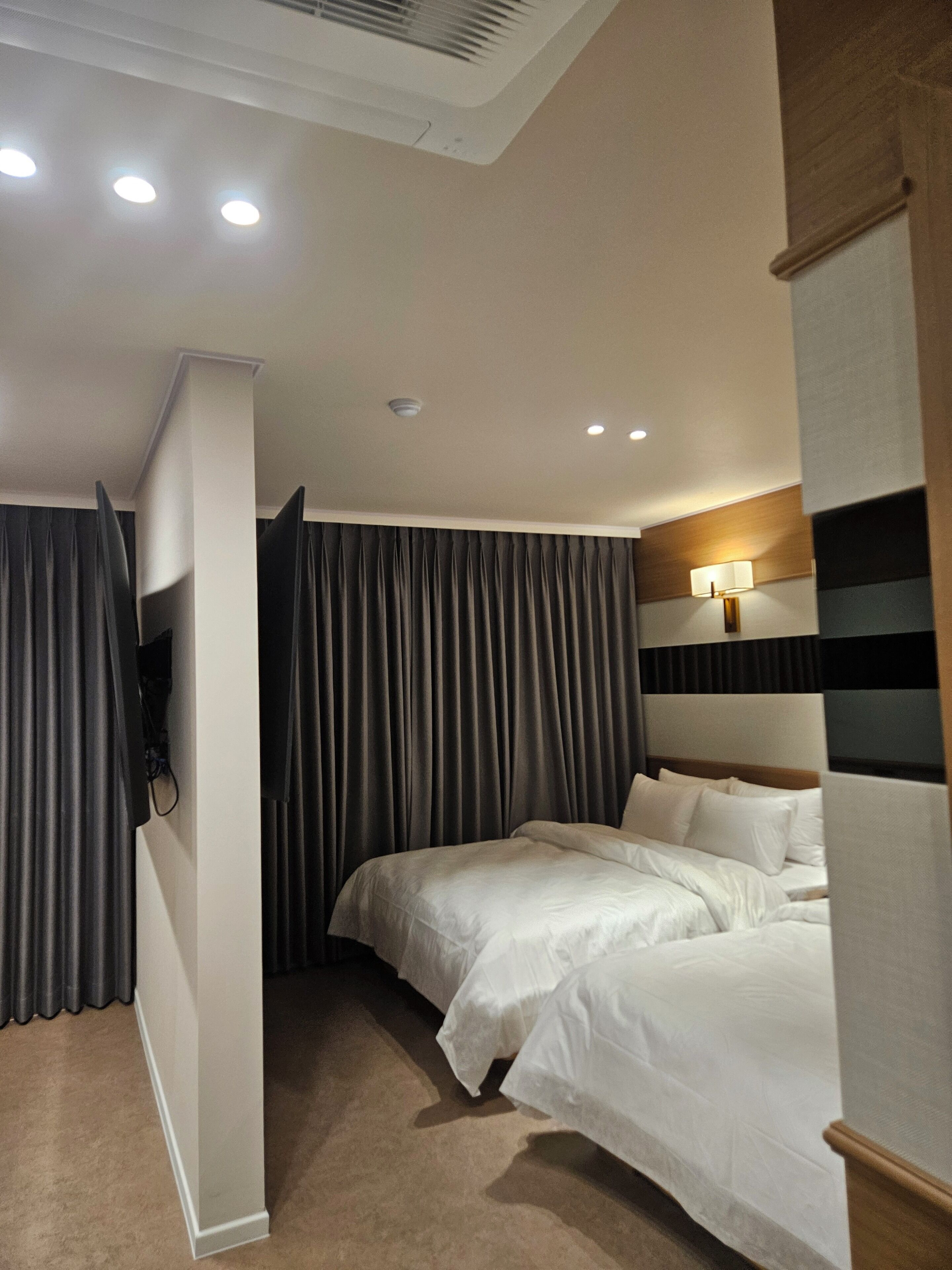 Family Twin Room, City View | Free WiFi