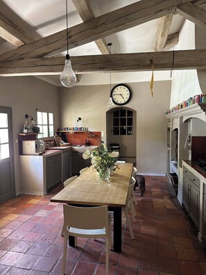 Dining - Pretty country house in private domain swimming pool 8X4m 5 bedrooms (Venelles)