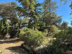Property grounds - Pretty country house in private domain swimming pool 8X4m 5 bedrooms (Venelles)