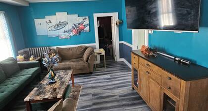 Adult Nerd Home w/ Themed Rooms Ramen Arcade & Peloton Pet Friendly Near Boston