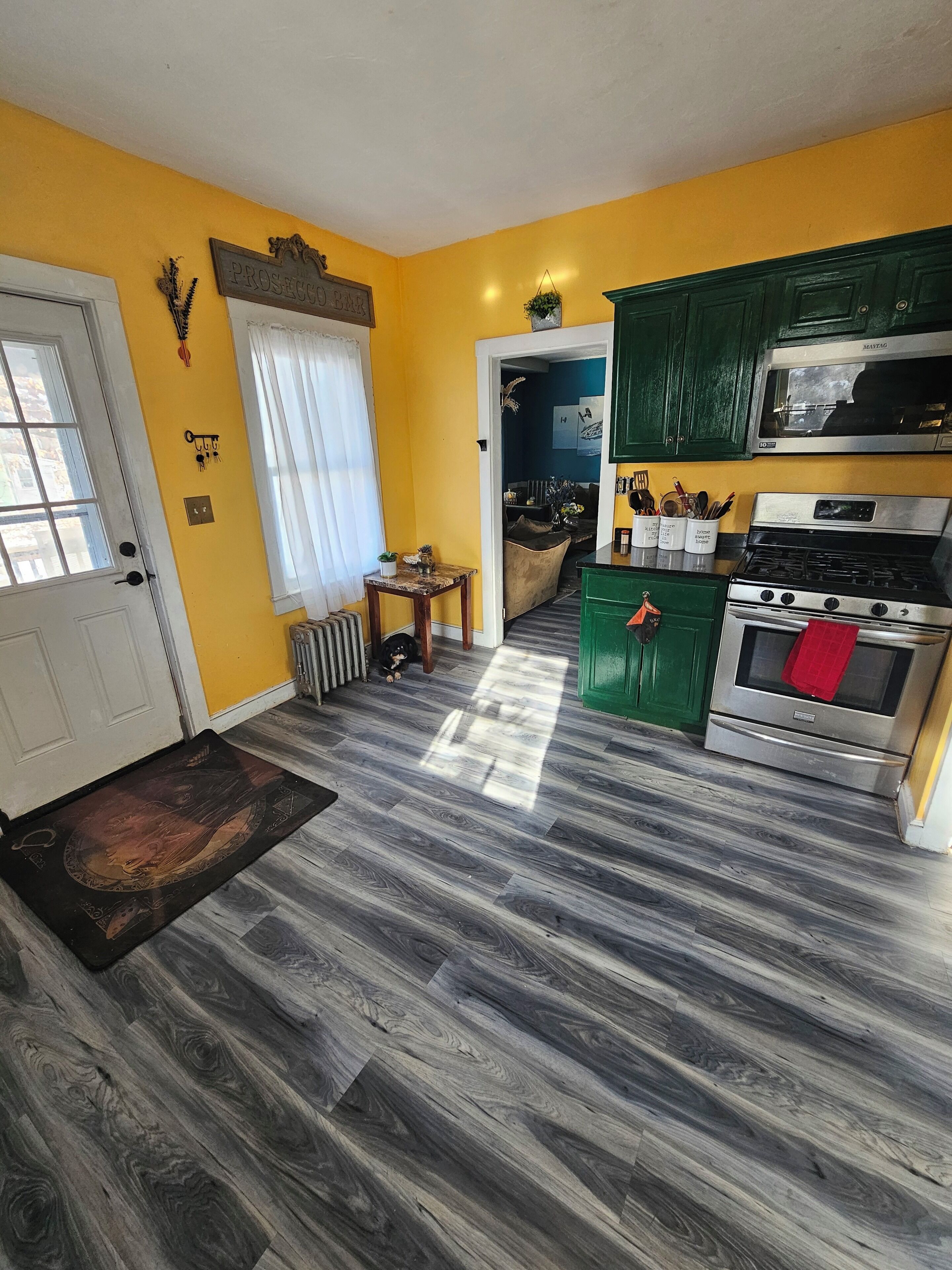 Micro-ondes, four, plaque de cuisson, lave-vaisselle