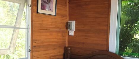 Familienhaus, Veranda, Hügelblick