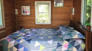 Family House, Lanai, Hill View | Free WiFi, bed sheets