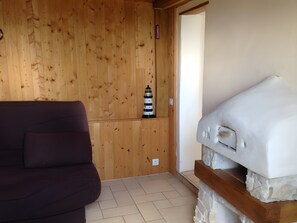 Interior - Holiday Home 'La Maison Du Pêcheur' with Private Terrace and Private Garden (Trédrez-Locquémeau)