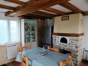 Dining - Holiday Home 'La Maison Du Pêcheur' with Private Terrace and Private Garden (Trédrez-Locquémeau)