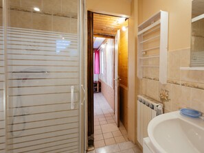 Douche, sèche-cheveux