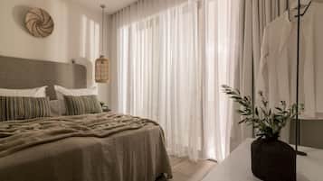 Iron/ironing board, WiFi, bed sheets, wheelchair access