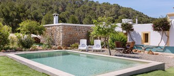 Typical Countryside House with Pool Near the Beach