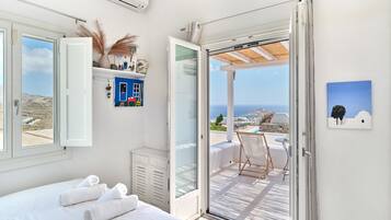 Iron/ironing board, WiFi, bed sheets, wheelchair access