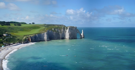 Beach nearby. Gîte "l'escale": Peaceful Stay 2 km from the Sea in Normandy