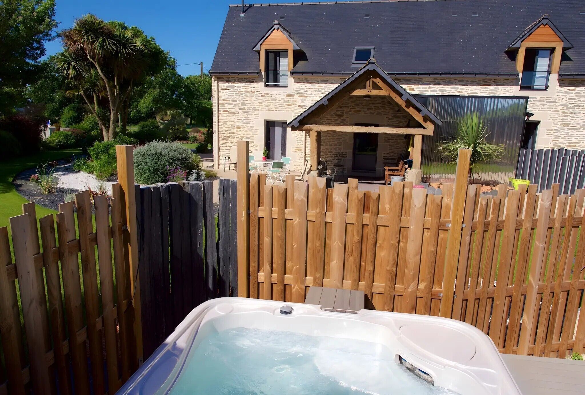 Bain à remous extérieur