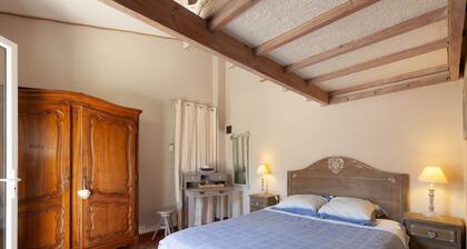 Chambre d'hôtes les 5 calanques – Cozy Room Surrounded by Nature and Sea