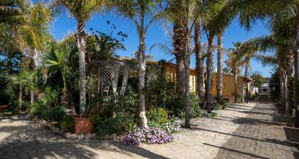 Villa 'Fronte Mare Liolà - 4 guests' with Sea View, Private Beach Access