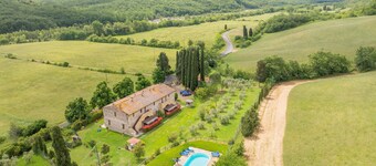 Apartment 'Agriturismo Chianni - Two-Room Flat' with Pool, Private Terrace and Wi-Fi