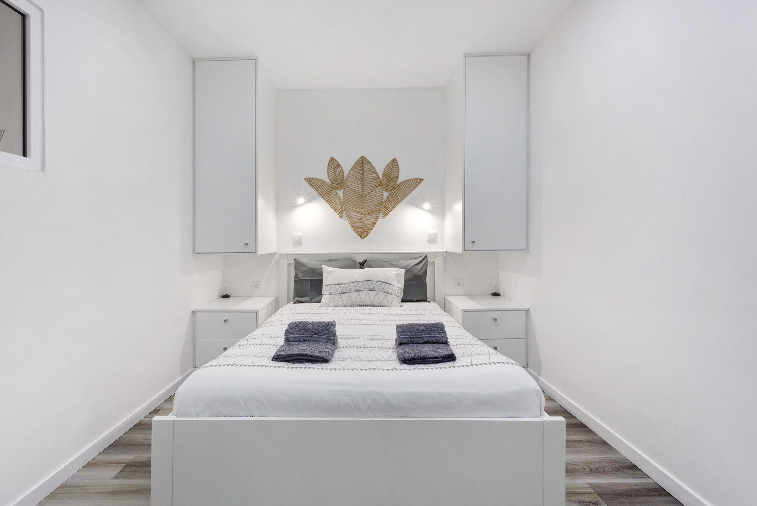 Een strijkplank/strijkijzer, wifi, beddengoed, rolstoeltoegang