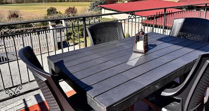 Al Bruacu – Cottage with Garden Steps from Lake Viverone