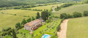 Apartment 'Agriturismo Chianni - Trilocale 1' with Pool, Private Terrace and Wi-Fi
