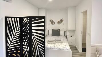 Fer et planche Ă repasser, Wi-Fi, draps fournis