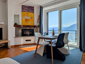 Dining - Exclusive Apartment La Gabbianella with Lake Como View and Private Parking (Argegno)