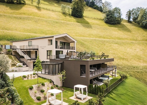 Apartment 'Les Ovis Alpin – New Opening' with Mountain View, Wi-Fi & Air Conditioning, Opening May 2026