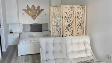 Fer et planche Ă repasser, Wi-Fi, draps fournis