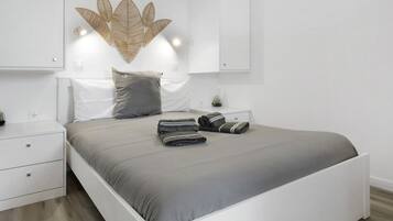 Iron/ironing board, WiFi, bed sheets, wheelchair access