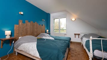 4 slaapkamers, een strijkplank/strijkijzer, wifi, beddengoed