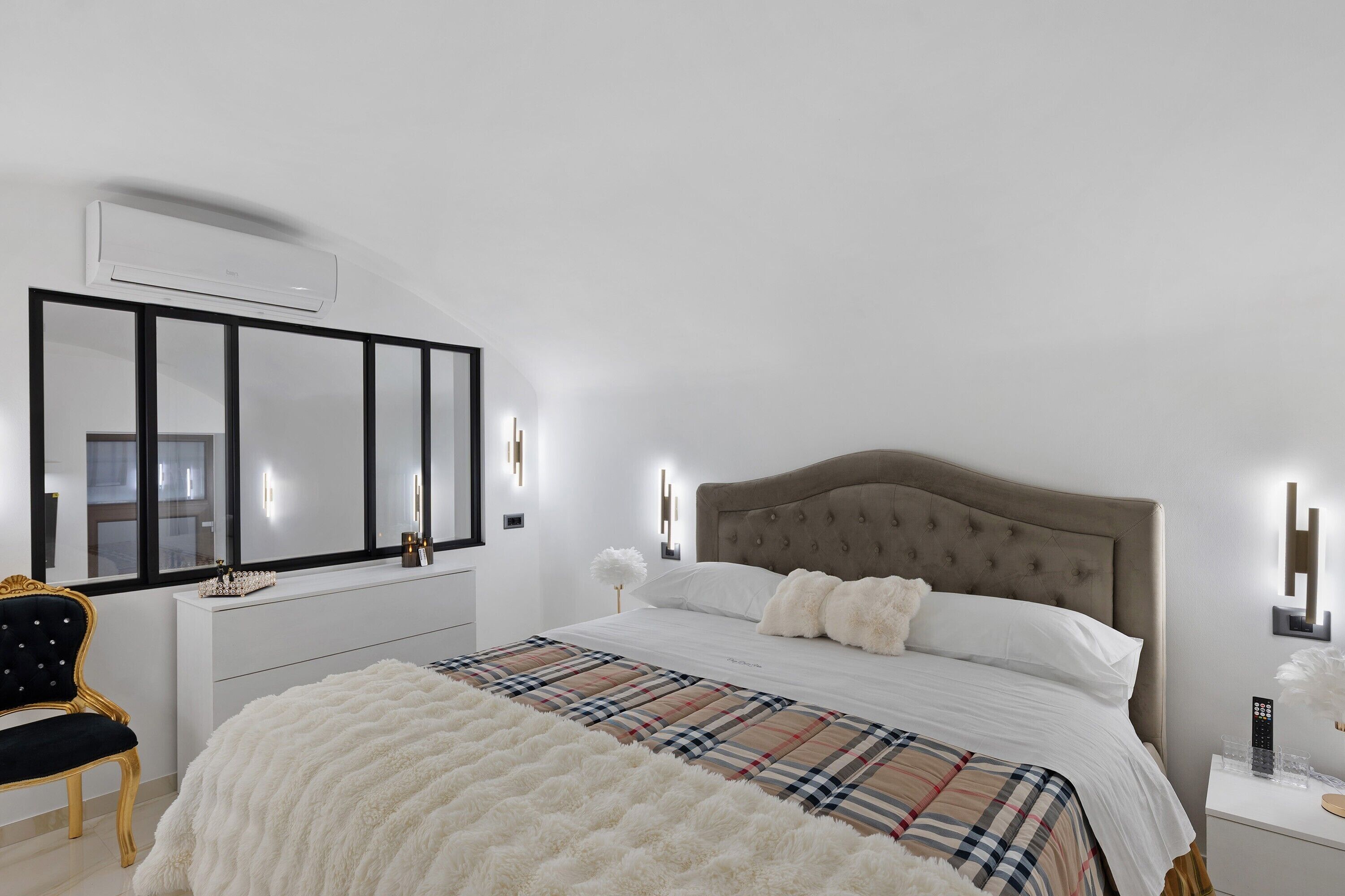 Silitysrauta/-lauta, Wi-Fi, vuodevaatteet