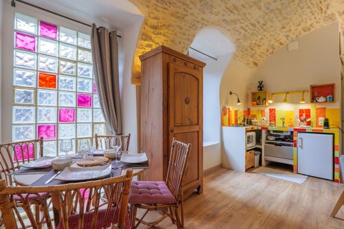 Studio Apartment 'De Caractère Classé 3' with Wi-Fi