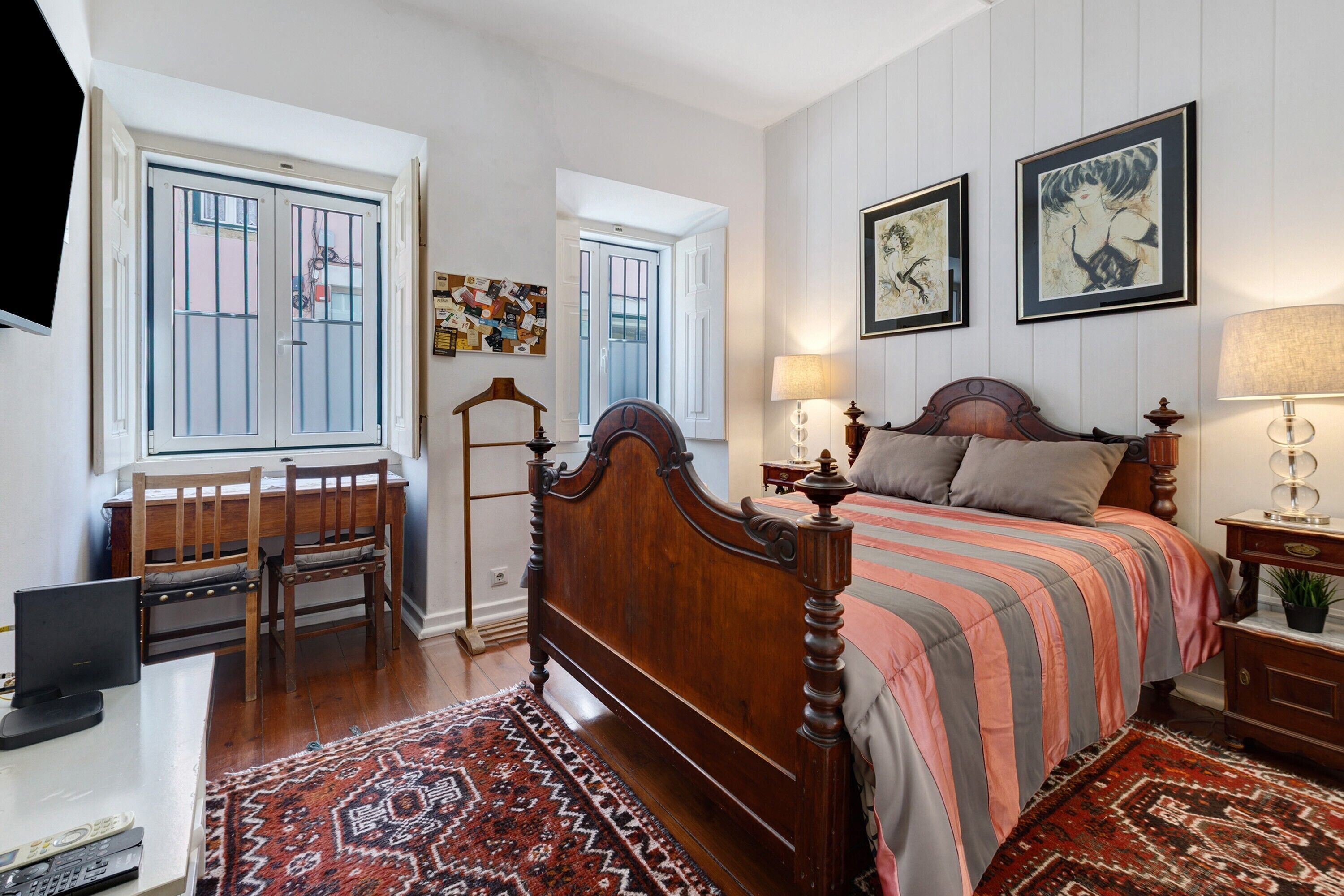 Fer et planche à repasser, Wi-Fi, draps fournis