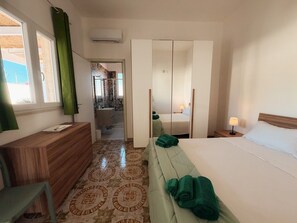 Ferros/tábuas de passar roupa, Wi-Fi, roupa de cama