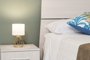 WiFi, bed sheets