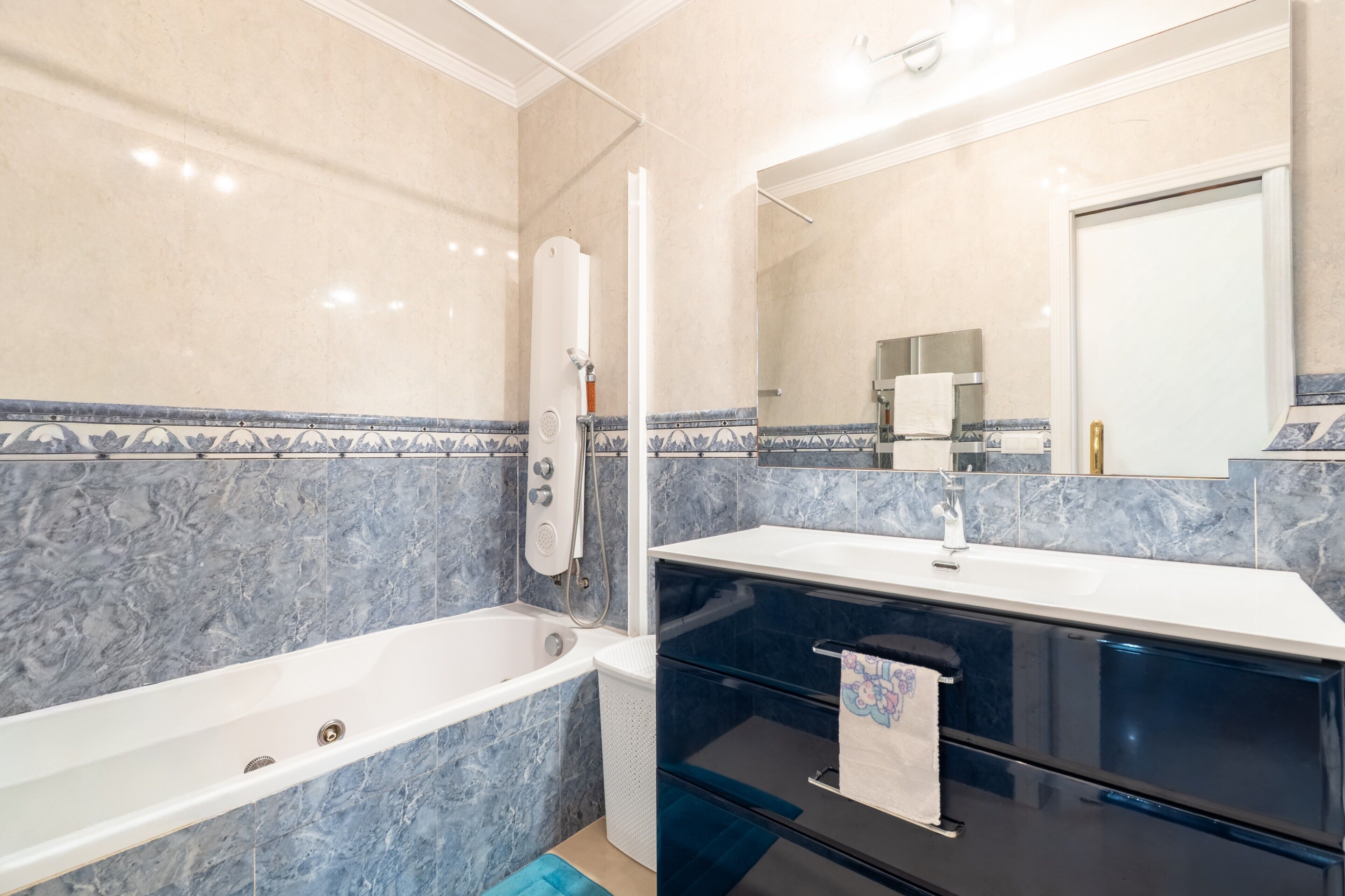 Douche, serviettes fournies