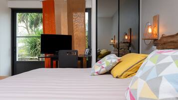 WiFi, bed sheets, wheelchair access