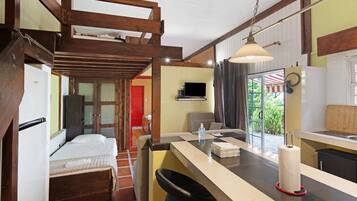 1 habitación, wifi y ropa de cama