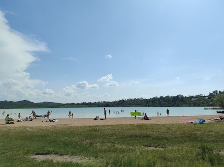 Beach nearby. Rivage Home: Cozy Wooden Chalet – 10 min from the Port – Digital Detox & Nature