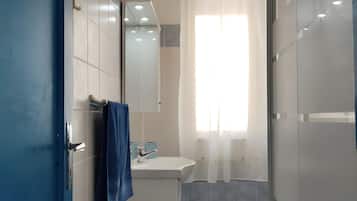 Doccia, asciugacapelli, asciugamani