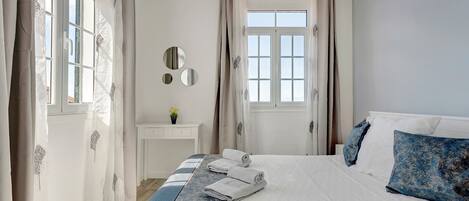 Fer et planche à repasser, Wi-Fi, literie fournie